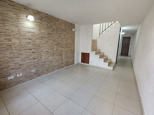 Casa - Venta - Brisas De Los Alamos - 2 Niveles - 90m2 - Cali - Norte