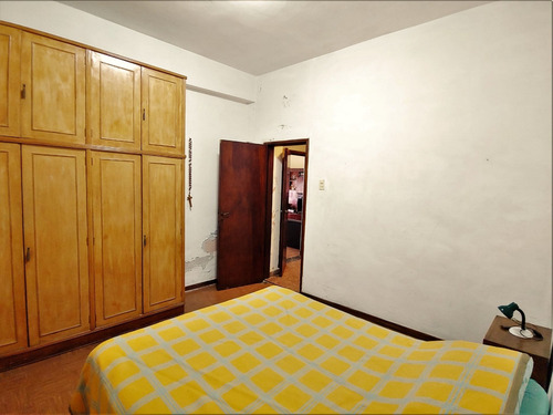 Imagen 17 de 30 de Casa 4 Amb Parque Cochera En Venta En La Tablada