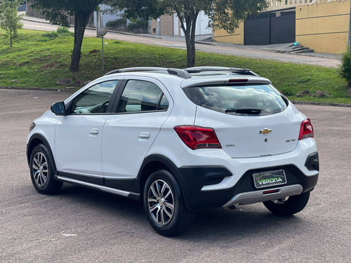 Imagem 4 de 11 de Chevrolet Onix 1.4 Mpfi Activ 8v Flex 4p Automático