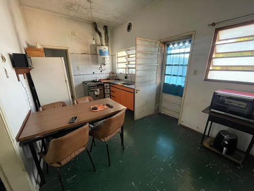 Castelar Norte Casa De 3 Ambientes Con Terreno Apta Crédito