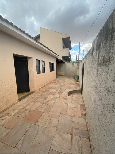 Casa Térrea Com Área Gourmet Com Churrasqueira E Varanda - Venda Ou Troca