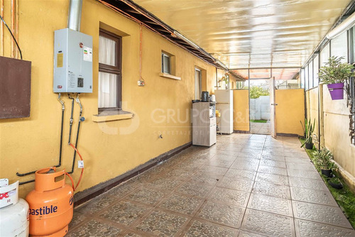 Casa En Venta De 4 Dorm. En Macul