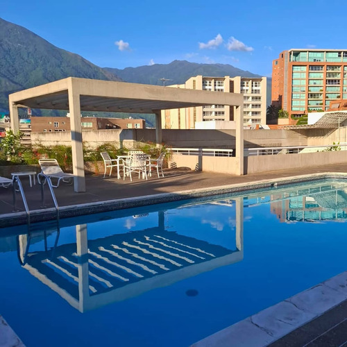 Apto - Venta Lomas De Las Mercedes 300m2 Const 20m2 Tza.