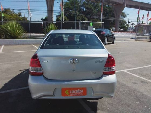 Toyota Etios 1.5 X Plus Sedan 16v Flex 4p Automático