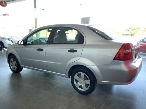 Imagen 3 de 15 de Chevrolet Aveo 2015 4p Ls L4/1.6 Aut