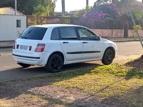 Imagem 11 de 11 de Fiat Stilo 2003 1.8 8v 5p