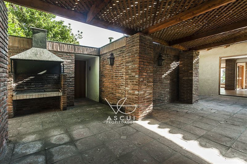 Casa En Venta De 4 Dorm. En Lo Barnechea