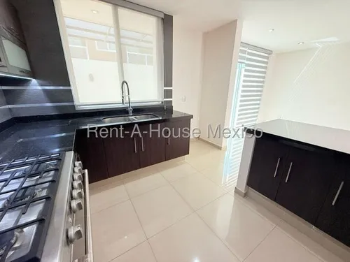 Casa En Renta En Zakia Querétaro. Sr