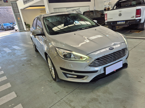 Ford Focus III 2.0 Sedan Titanium At6