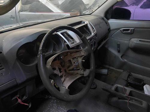 Imagen 10 de 11 de Toyota Hilux 2.5 4x2 2009 No Chocada Con Faltantes Al Día