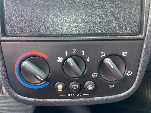 Chevrolet Corsa 1.0 MPFI PREMIUM 8V GASOLINA 4P MANUAL