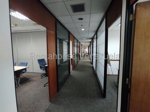 Agp Oficina Moderna En Venta En La Castellana, Con Kitchenette, Vista Al Ávila 25-23741 Ys