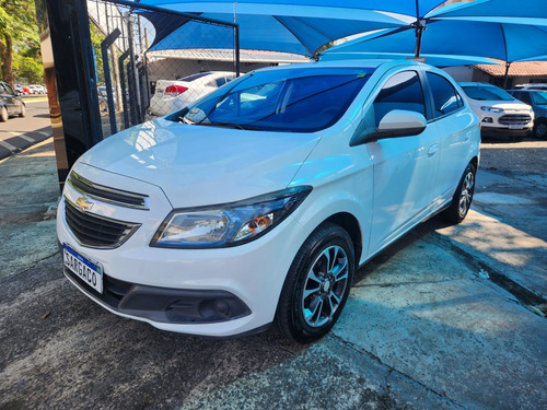 Chevrolet Onix Hatch 1.4 4P FLEX LT