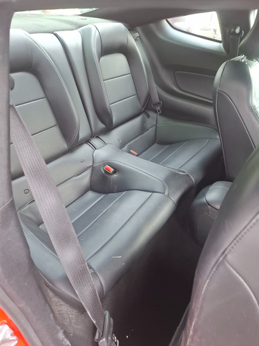 Ford Mustang 2.3 ecoboost T/A piel
