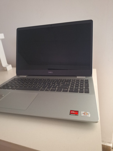 Laptop Dell 3505