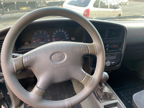 Imagem 7 de 14 de Toyota Hilux Cd Srv 4x2 3.0 8v 90cv Diesel