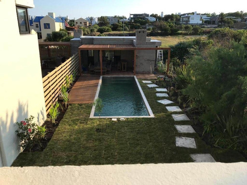 Casa En Venta De 3 Dormitorios En José Ignacio