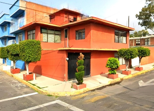 Amplia Casa A La Venta En Residencial Zacatenco, Formidable Remate Bancario