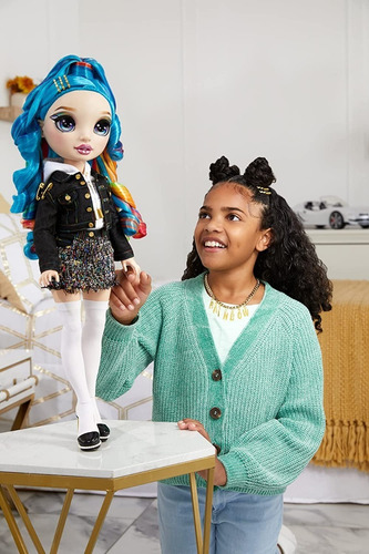 Imagem 3 de 5 de Rainbow High My Runway Friend, Amaya Raine 60 Cm Grande