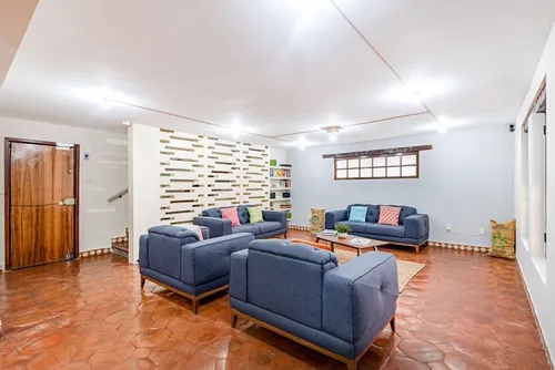 Casa Con Uso De Suelo Para Restaurante En Coyoacán