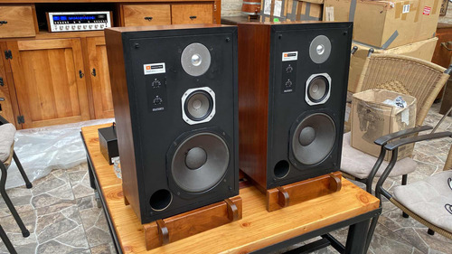 Parlantes Jbl 4313. Marantz Sansui Pioneer Technics.