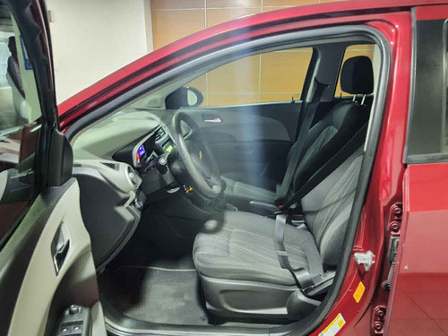 Imagen 7 de 10 de Chevrolet Sonic 2017 4p Lt L4/1.6 Man