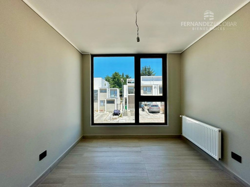 Concon - Vende Casa 3 Pisos 4d 4b 2e - Pinares De Montemar