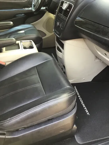 Chrysler Town & Country 3.6 Limited Mt