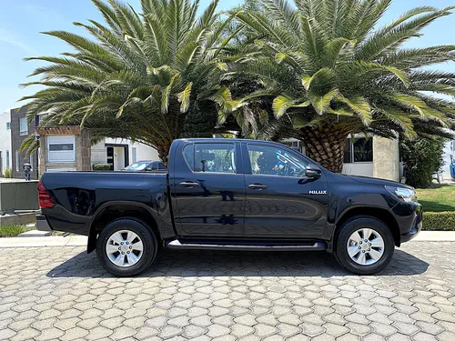Toyota Hilux 2.7 Cabina Doble Sr Mt