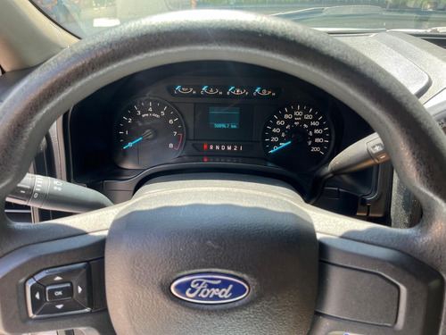 Ford F-150 3.3L XL Doble Cab. 4x2 V6