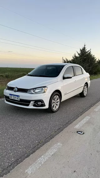 Volkswagen Voyage 1.6 Highline 101cv