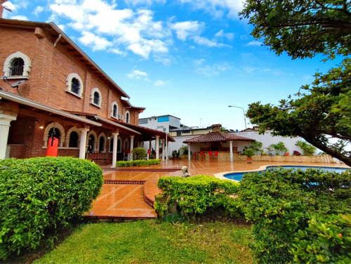 Imagen 1 de 30 de En Venta Exclusiva Propiedad En Urb Privado El Feudo