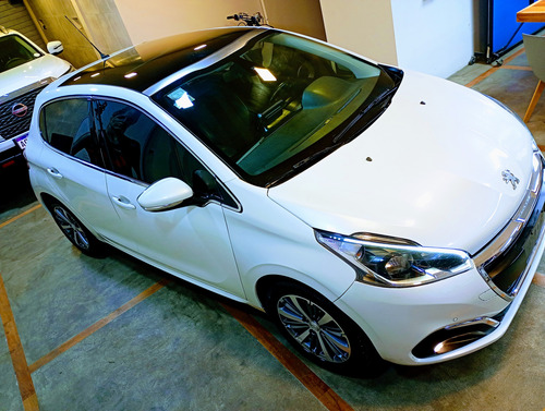 Peugeot 208 1.6 Feline Tiptronic