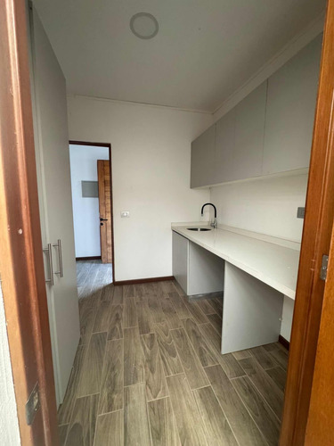 Amplia Y Moderna Casa 4d Y 3b En 5000 M2