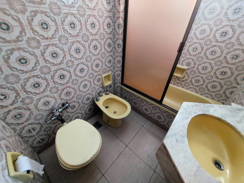 Departamento En Alquiler Con Cochera En Flores