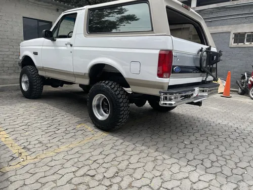 Ford Bronco Xlt