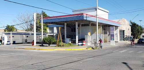 Alquilo Salon En Esquina Con Terreno 600 M2 - Neuquén 