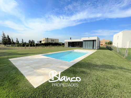 Casa En Venta En Haras Santa Maria, Escobar, G.b.a. Zona Norte
