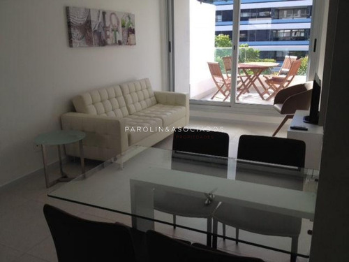 Apartamento En Alquiler Anual Con Parrillero Propio, Zona De Península - Ref: 3843