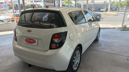 Imagen 3 de 10 de Chevrolet Sonic 2017 1.6 Lt