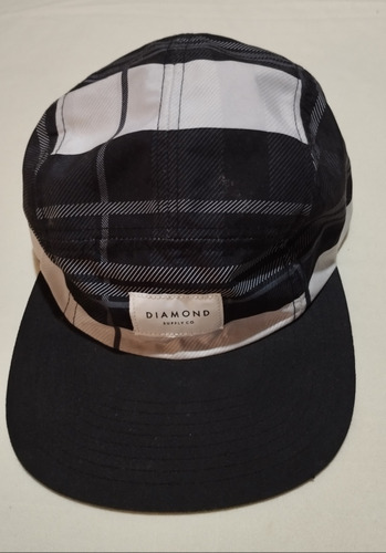 Gorra Diamond Supply Color Negro Y Blanco 