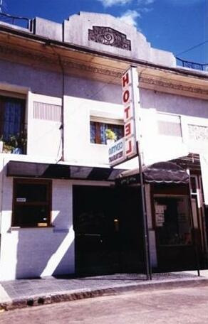 Imagen 1 de 13 de Venta De Hotel Centro En Carmelo, Uruguay Al 370