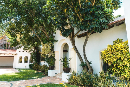 Imagen 5 de 30 de Residencia De Una Planta En Venta En Montebello - Fraccionamiento Montebello