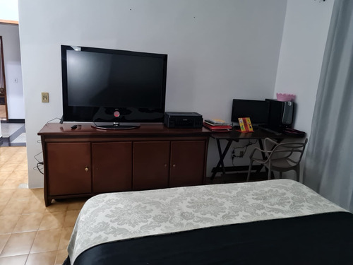 Imagem 15 de 30 de Chácara 1000m2, Casa Sede 340m2, 2 Dormitórios, 1 Suíte, Cozinha Planejada, Amplo Quintal, Área De Lazer Com Piscina, Ótima Localização - Ch00183 - 70394103