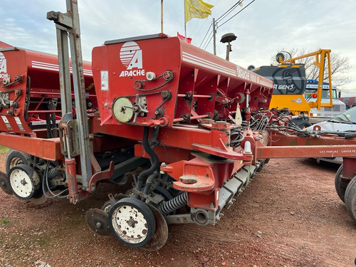 Sembradora Grano Fino Apache 9000