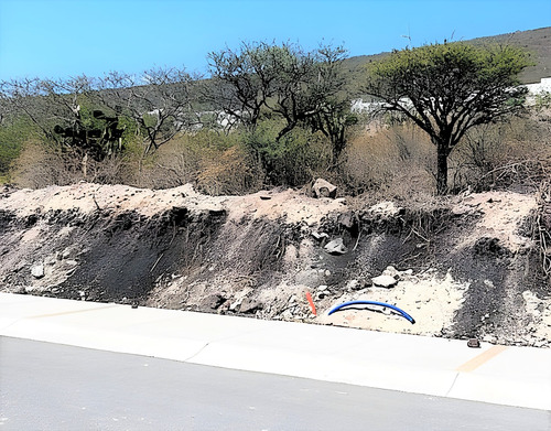 Terreno En Nuevo Refugio, Amenidades, Vigilancia. Véalo.