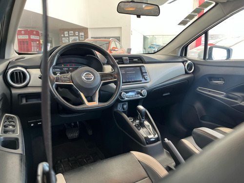 Nissan Versa 1.6 Exclusive Navi At
