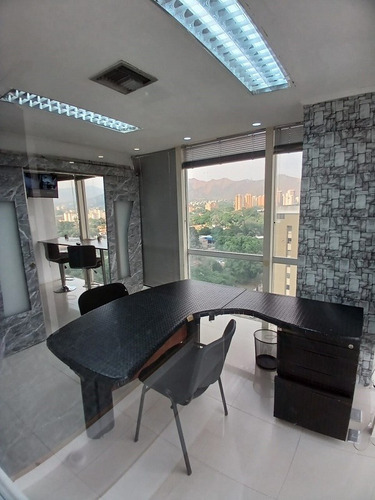 Mariana Castillo Vende Local En Cc Leonardo Davincci, Av. Bolivar Norte - Vil-055