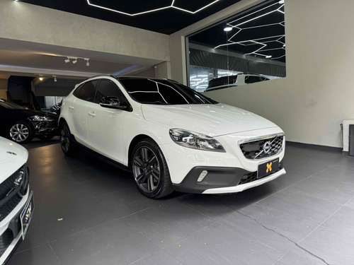 Volvo V40 2.0 T5 CROSS COUNTRY AWD TURBO GASOLINA 4P AUTOMÁTICO