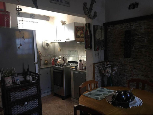 Vendo Casa 2 Dormitorios, Amplio Terreno En Exclente Zona. Unión